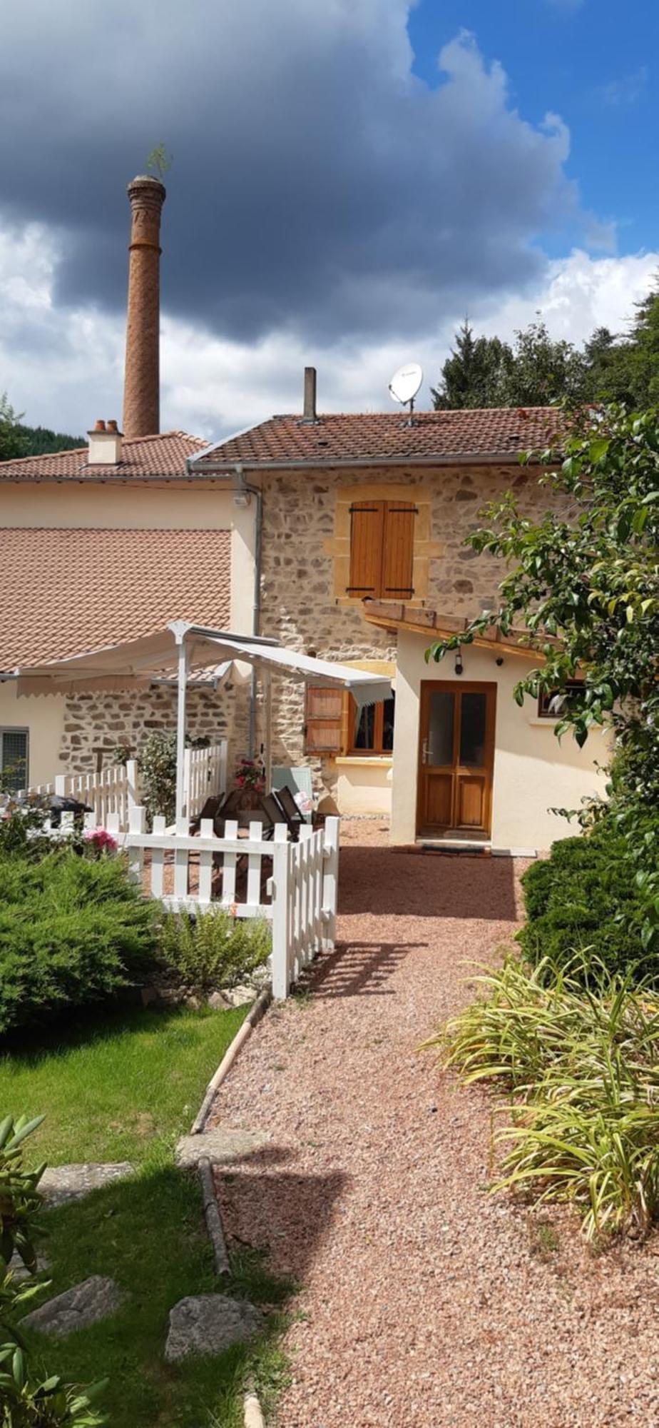 Joli Gite Rural Dans Un Havre De Paix Saint-Bonnet-le-Troncy المظهر الخارجي الصورة